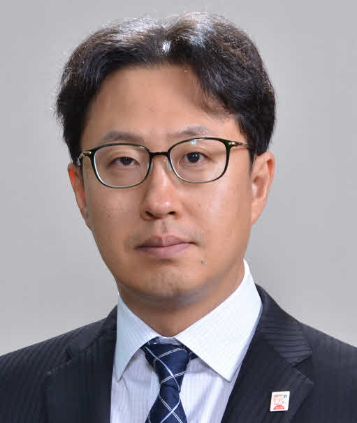 門田　佳人