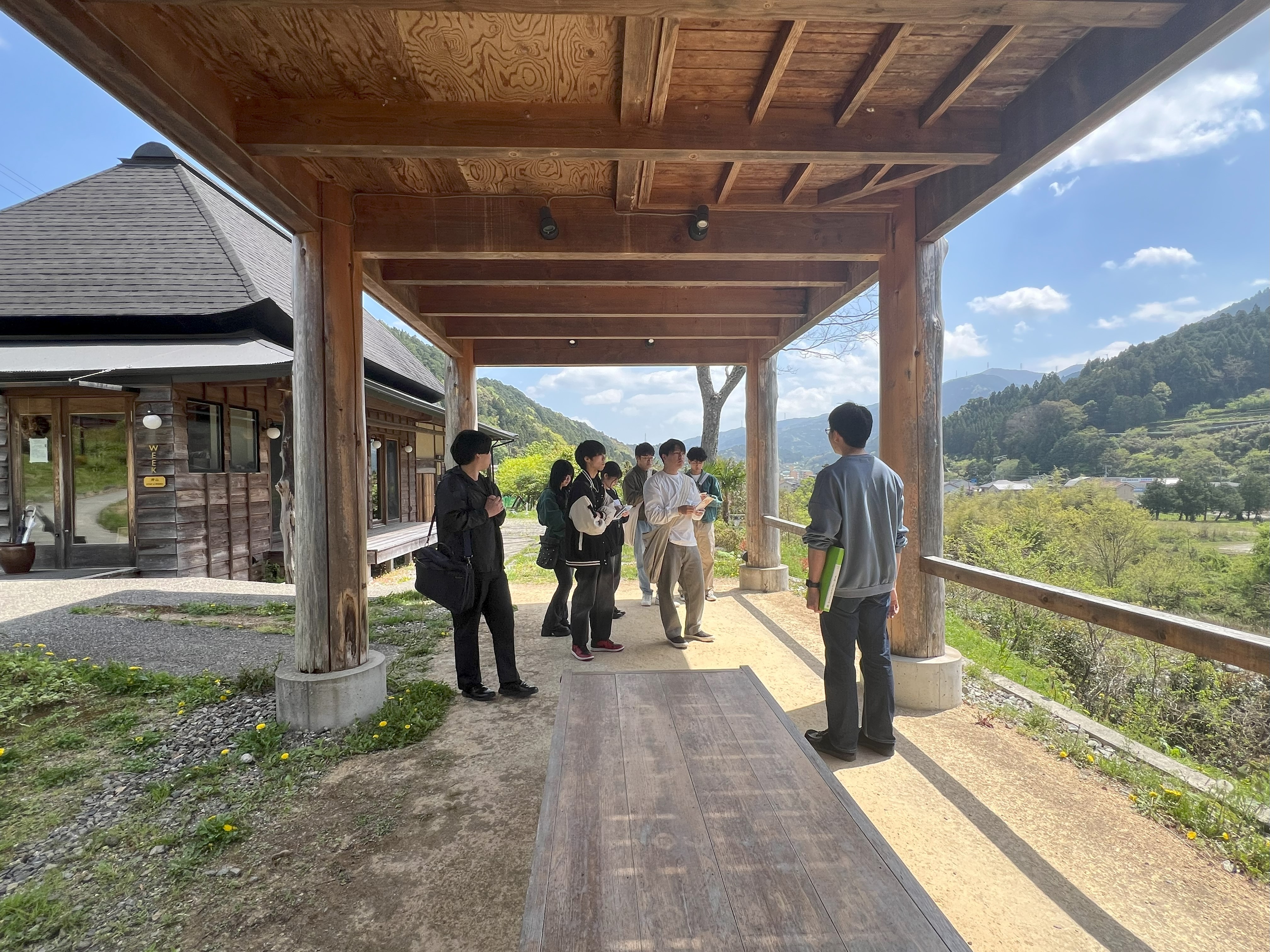 お試し居住や就労に活用するウィークリーホテル