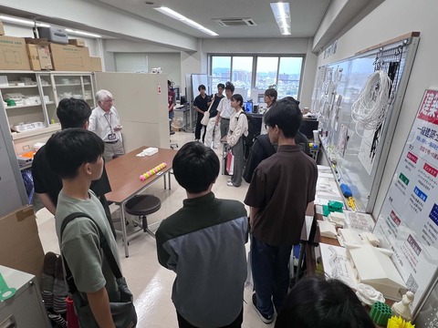 0712オープンキャンパス4 3Dプリンター見学