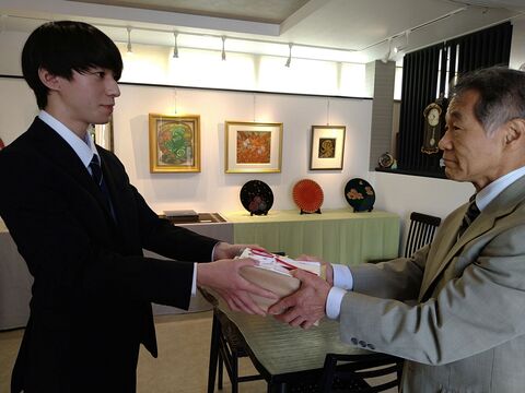 贈呈式② 贈呈式②