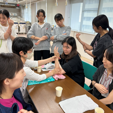 演習　ハンドマッサージ