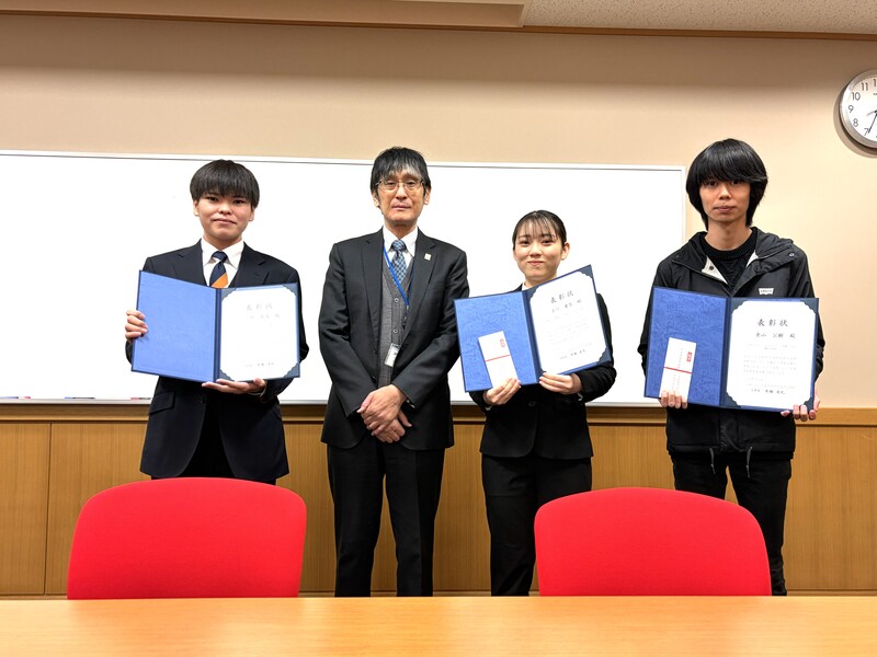 学部長と受賞者