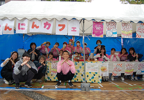 にんにんカフェ にんにんカフェ