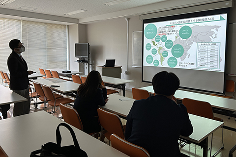 言語コミュニケーション学科