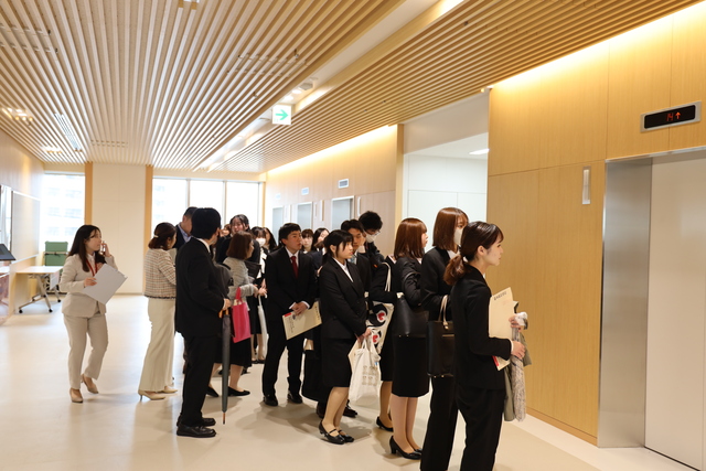 高松駅キャンパス入学式10