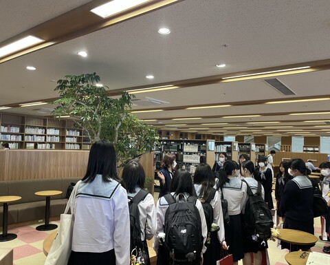 清和女子　図書館