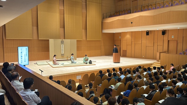 裏千家の山本宗知業躰様による点前解説2 裏千家の山本宗知業躰様による点前解説2