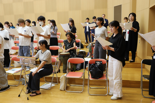 音楽療法コースの皆さんによる楽器演奏
