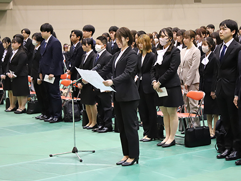 新入生代表宣誓