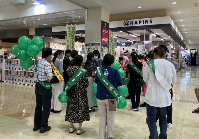 「とくしま野菜週間」街頭啓発に参加しました【生活科学科食物専攻】