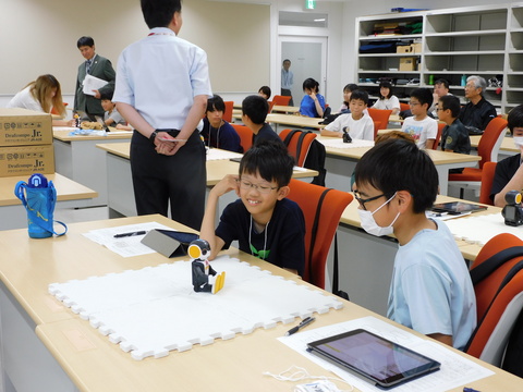 	ロボホンをプログラムで動かそう！①